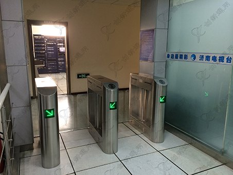 創(chuàng)新通擺閘案例