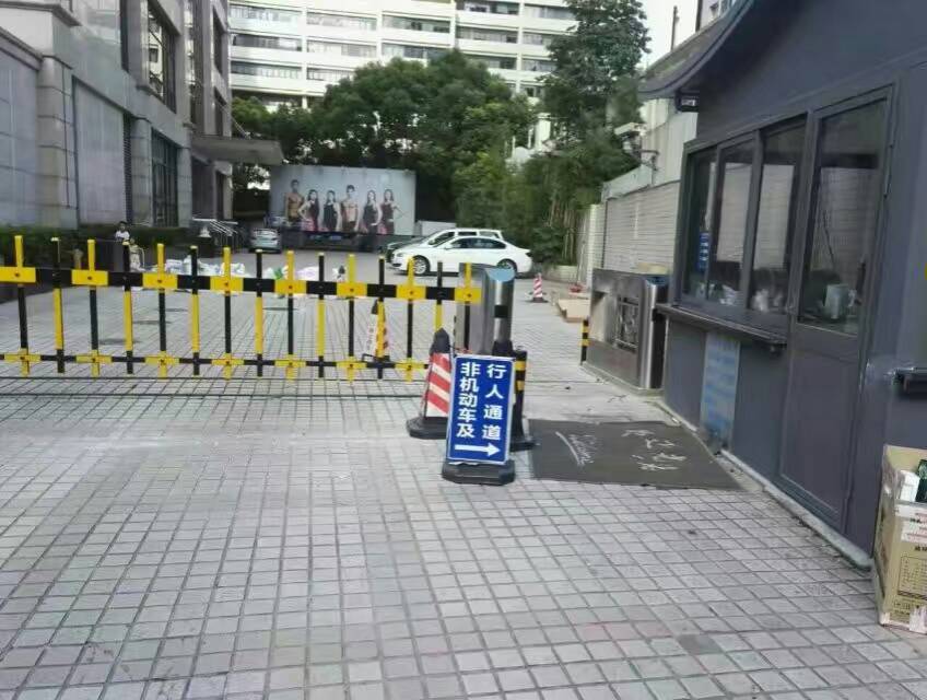 上海小區(qū)擺閘圖片 上海小區(qū)擺閘
