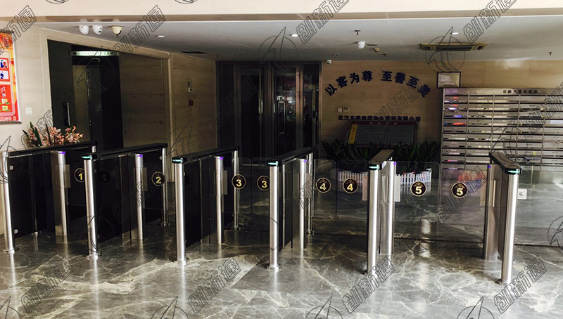 湖北省武漢市財(cái)富大廈使用創(chuàng)新通速通擺閘案例