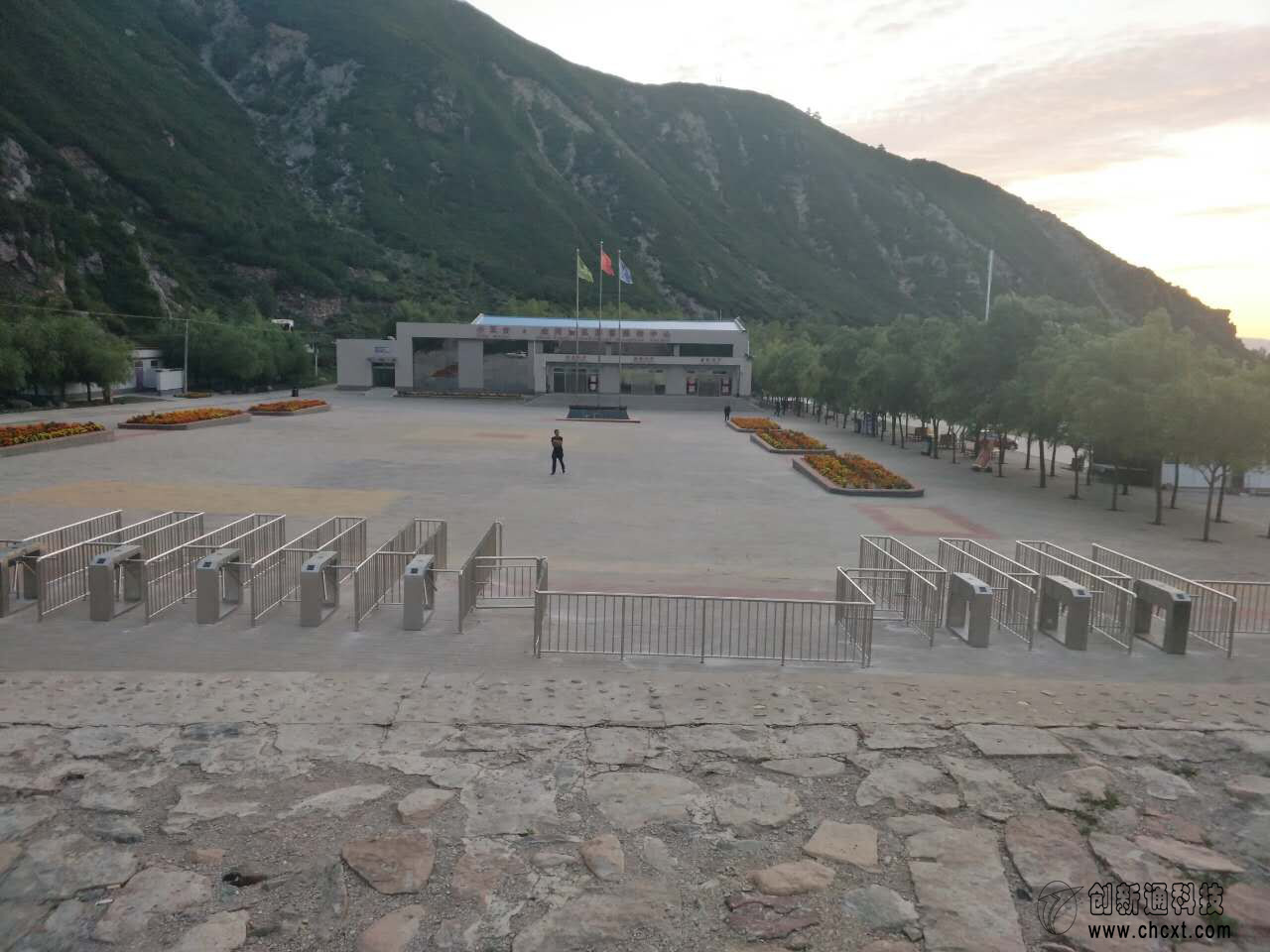 景區(qū)三輥閘案例圖